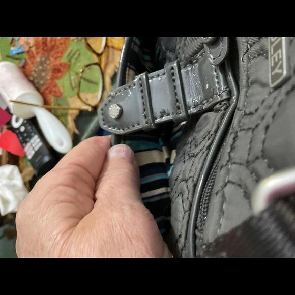 Vera Bradley Quilted Crossbody Bag - Stylish and Functional - Picture 5 of 6